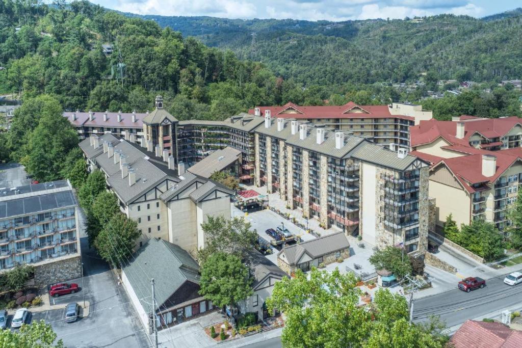 Апартаменты Heart Of Gatlinburg, Sleep 6-8 Экстерьер фото